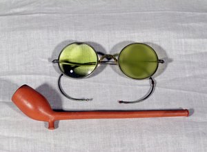 Brille und Pfeife von Claude Monet (1840-1926), 19.-20. Jahrhundert