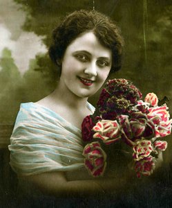 Porträt einer Frau mit einem Blumenstrauß, ca. 1898
