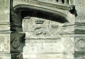 Relief vom Grand Escalier mit dem Wappen von Francois I. (1494-1547) mit einem Salamander von French School