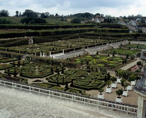 Renaissance-Architektur: Blick auf die Gärten des Schlosses Villandry von French School