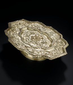 Silbervergoldeter Teller aus dem Lennoxlove-Toilettenset, im Besitz von Frances Teresa Stewart, Herzogin von Richmond und Lennox: Französisch, Paris, 1666 - 1667