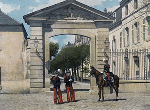 Spezielle Militärschule von Saint-Cyr (Saint Cyr), interner Dienst: Infanterie- und Kavallerieschüler in großer Dienstkleidung (ehemals). In „Militäralbum: Szene aus dem Leben des Soldaten“ von French School