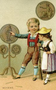 Schweizer Junge und Mädchen, die eine Ausstellung von Schweizer Franken bewundern, aus einer Serie von Werbekarten über Währungen in verschiedenen Ländern, veröffentlicht in Paris von Baster & Vieillemard für den Schokoladenhersteller von French School