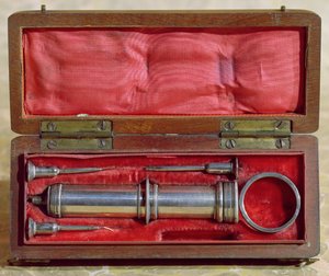 Spritze erfunden von Charles-Gabriel Pravaz (1791-1853) im Jahr 1853