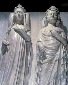 Die Marmordepots von Königin Johanna von Evreux (1307-1371) und König Karl IV. Le Bel (1294-1328). Es ist dasselbe Modell wie das von Maubuisson, hergestellt im Auftrag der Königin von Jean de Liège (bekannt um 1357-1381). Basilika von Saint Denis, königli