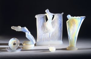 Drei opaleszierende Glasobjekte von Lalique von French School