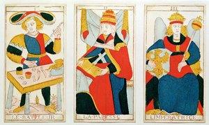 Drei Tarotkarten, die Der Magier, Die Hohepriesterin und Die Kaiserin darstellen (farbiger Holzstich)