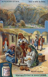 Oben: Bolan-Parade in Afghanistan. Unten: Afghanische Frauen, die vor ihren Häusern Wolle weben. Chromolithographie des 19. Jahrhunderts