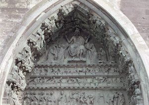 Tympanon vom linken Portal des Nordquerhauses, das das Jüngste Gericht darstellt, 1225-40 von French School