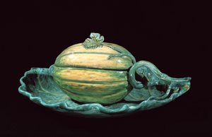 Gemüseschale in Form eines Kürbisses, aus Sceaux von French School