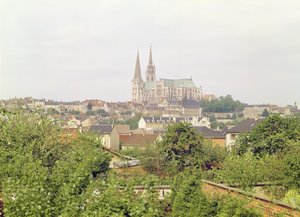 Ansicht der Kathedrale von Chartres, von Südosten, begonnen 1194