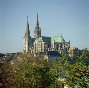 Ansicht der Kathedrale von Chartres, von Südosten, begonnen 1194 von French School