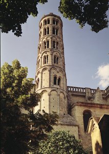 Ansicht des Tour Fenestrelle der Kathedrale von St. Theodorit