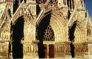 Ansicht der Westportale, begonnen 1231 und abgeschlossen 1430 von French School