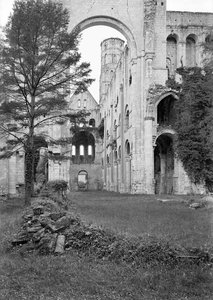 Ansicht des Kircheninneren, ca. 1052-67 von French School