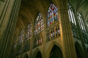 Ansicht der Nordseite des Kirchenschiffs und der Westseite des nördlichen Querschiffs von French School