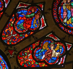 Fenster Ww mit Darstellung eines musizierenden Engels mit Trompete und anderen Engeln