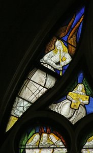 Fenster mit einem Musizierenden Engel mit Flöte und Zither