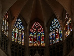 Fenster, eine Ansicht des Ostendes des Chors darstellend