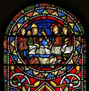 Fenster w13, die Wohltätigkeit des heiligen Nikolaus. Er bezahlt für die Töchter eines kranken Mannes, um sie vor der Prostitution zu bewahren, darstellend von French School