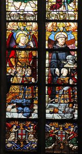 Fenster w1 zeigt St. Michael und St. Guillaume mit Montmorency-Stiftern