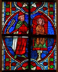 Fenster w209 zeigt die Statue des Heiligen Nikolaus (vor der oft Geldgeschäfte arrangiert wurden): Ein Jude, der Geld verloren hat, schlägt die Statue von French School