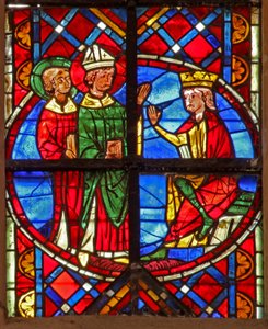 Fenster w211 zeigt eine Szene aus dem Leben des St. Vincent: der Heilige vor dem Kaiser Dacien von French School