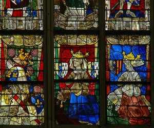 Fenster w217 mit Ludwig II. von Anjou, Marie de Bretagne (Mutter von Ludwig II.), Yoland d