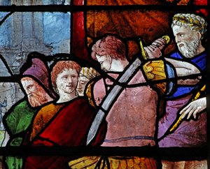 Fenster w9 zeigt Figuren beim Tod von St. Paulus