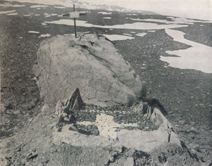 Hansens Grab am Kap Adare, 1911, 1913 von G. Murray Levick