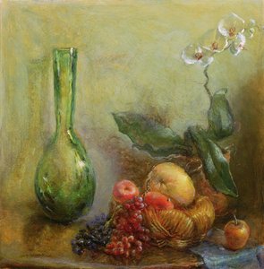 Orchidee mit Obstkorb und grüner Vase von Gail Schulman