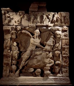 Gallorömische Kunst: Relief, das Mithra, den Gott des Lichts, mit dem Stier darstellt. Aus einem Mithräum-Tempel. 50 v. Chr. - 100 n. Chr. Metz. Museum der Schönen Künste von Gallo Roman