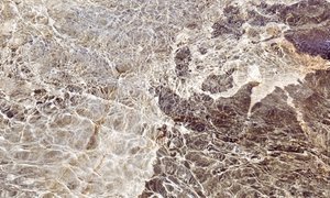 Goldene Wasserstrukturen von Gemma Bardot
