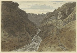 Flusstal und Bergweg führend zu zwei Häusern