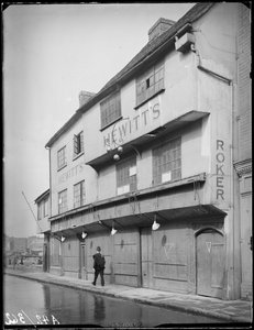 8-10 Much Park Street, Coventry, 1941 von George Bernard Mason