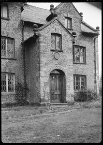 Knobb Hall, Manchester, 1942 von George Bernard Wood