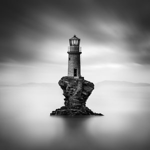 Einsamer Insel-Leuchtturm von George Digalakis