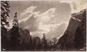 Yosemite-Tal, mit Wolken von George Fiske