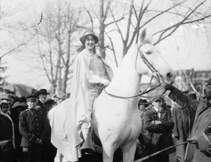 Inez Milholland Boissevain bei der Parade der National American Woman Suffrage Association von George Grantham   Bain News Service Bain