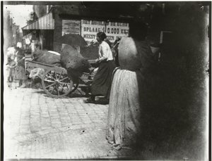 Geschäftigkeit in der Houtkopersdwarsstraat und der Jodenbreestraat in Amsterdam von George Hendrik Breitner