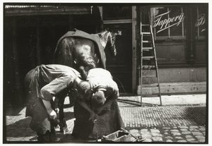 Hufschmied bei der Arbeit mit einem Pferd von George Hendrik Breitner