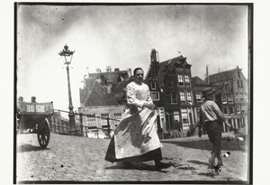 Straßenszene an der Kreuzung Lindengracht Lijnbaansgracht in Amsterdam von George Hendrik Breitner