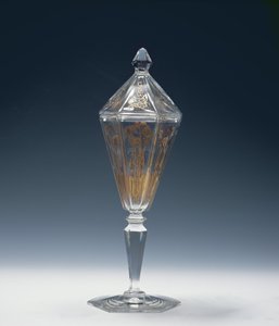 Glasbecher mit Deckel, 1898