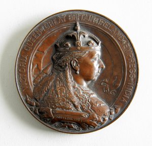 Medaille zur Erinnerung an das Goldene Jubiläum von Königin Victoria von George James Frampton