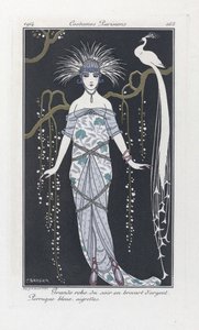 Großes Abendkleid aus Silberbrokat. Blaue Perücke, Federn, aus Costumes Parisiens, veröffentlicht 1914 von Georges Barbier