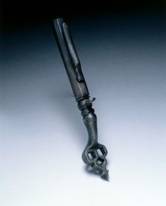 Kombinierter Radschlossschlüssel und Pulvermaß, ca. 1625-50