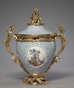 Gedeckte Vase, hergestellt von der Meissener Porzellanmanufaktur, Deutschland, 1749