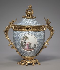 Bedeckte Vase, hergestellt von der Meissener Porzellanmanufaktur, Deutschland, 1749