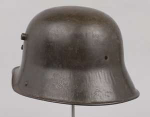 Deutscher Stahlhelm oder Stahlhelm, um 1916 von German School