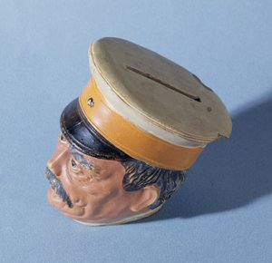 Sparbüchse in Form des Kanzlers Otto von Bismarck (1815-98)